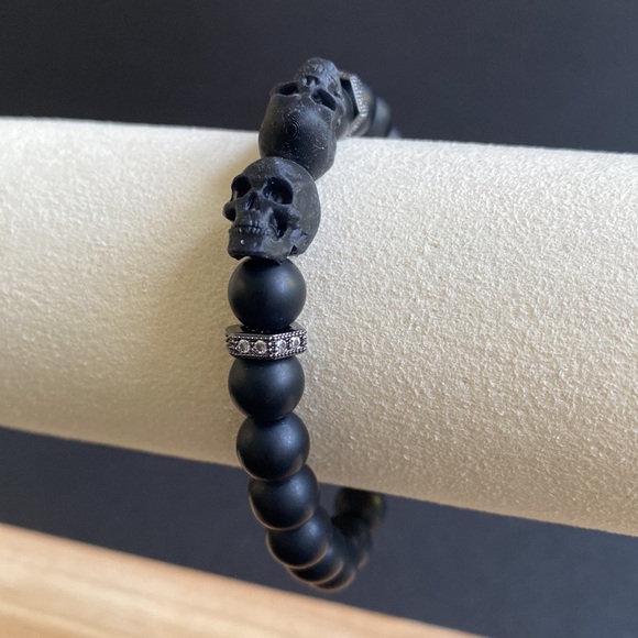 Matte Onyx Skull Bead Bracelet with Hex Beads - Picture 2 of 5